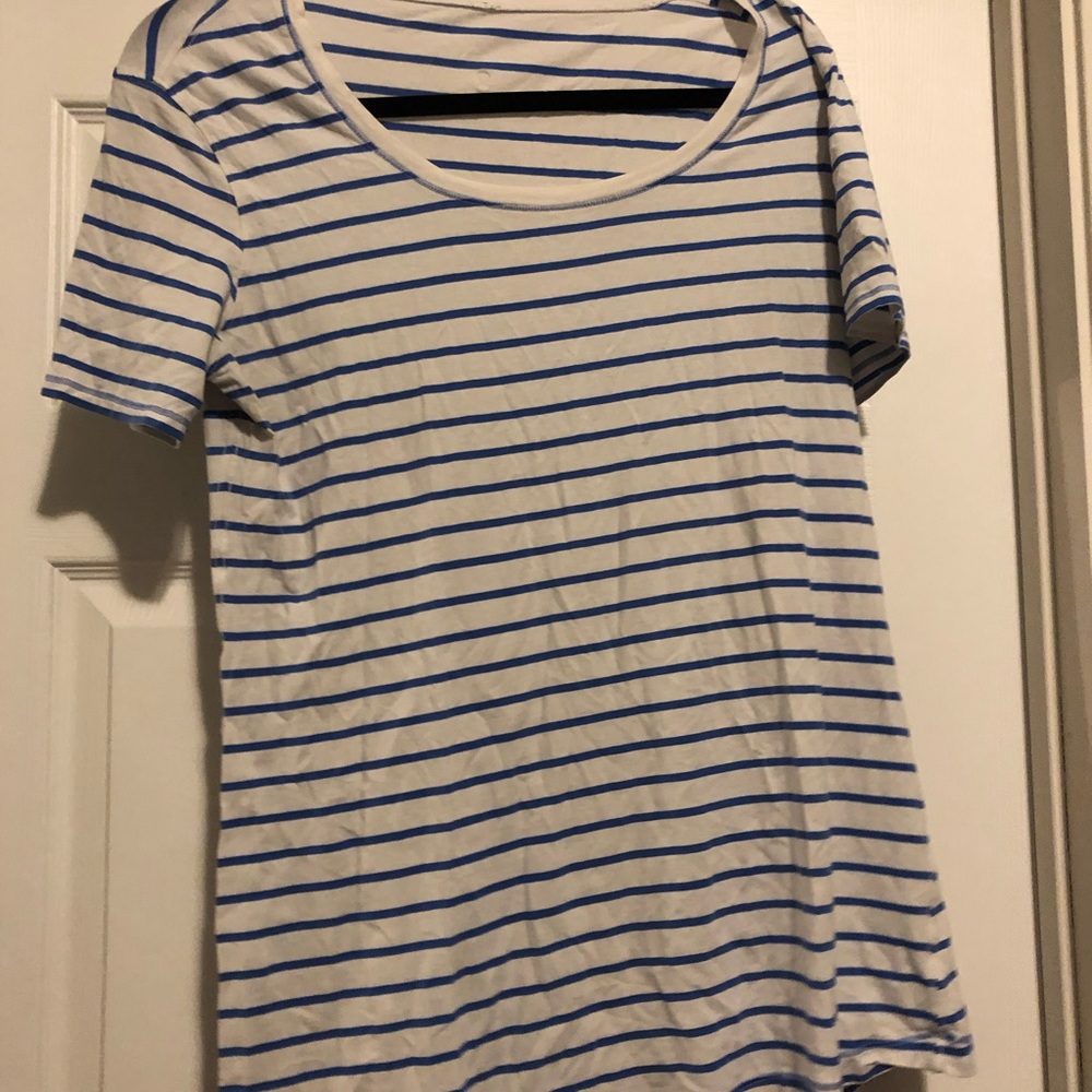 Lululemon t-shirt. Size 8